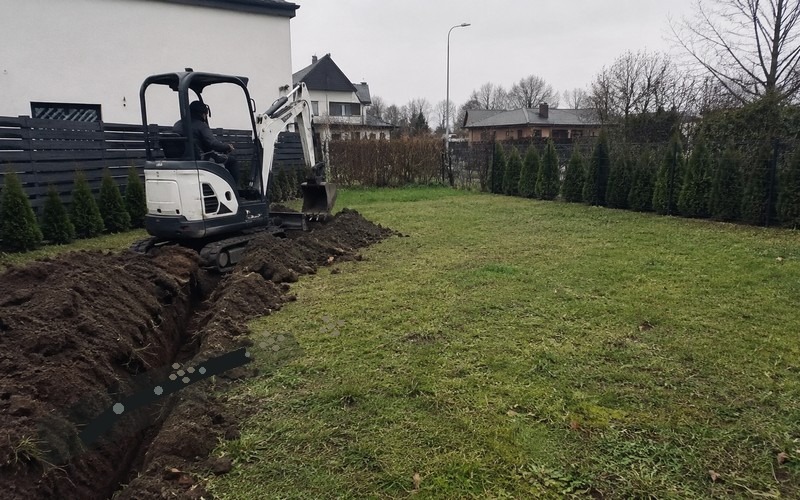 Drenāžas tranšeju rakšana